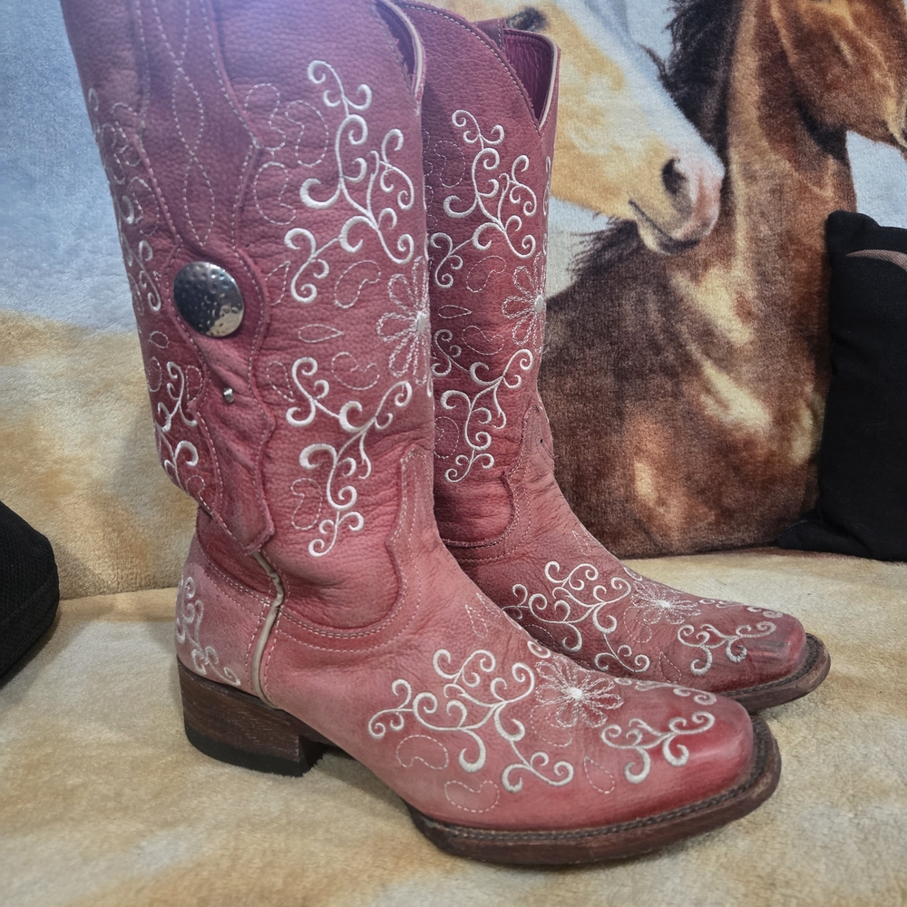 Ferrini Pink Embroidered Heeled Boots